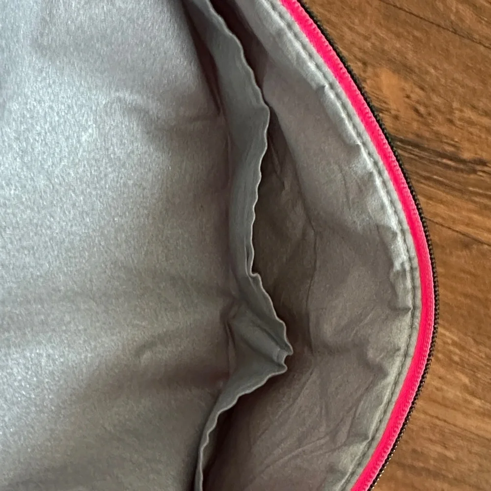 Lug Hot Styling Tool Case in Magenta